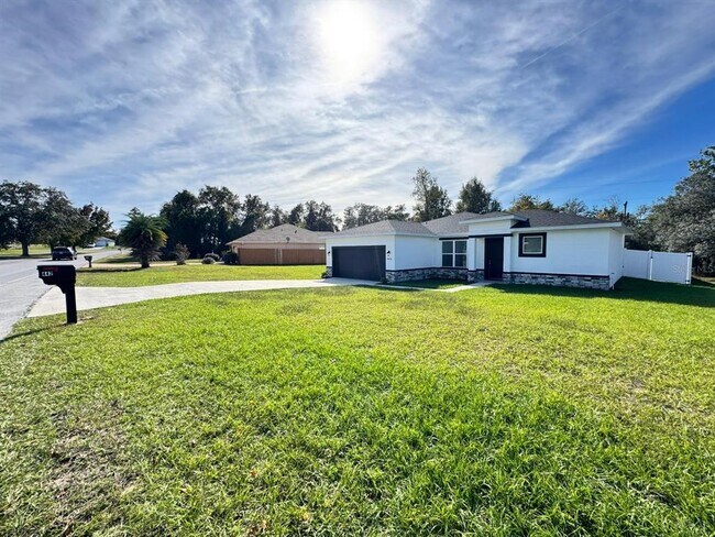 Building Photo - 442 Marion Oaks Course