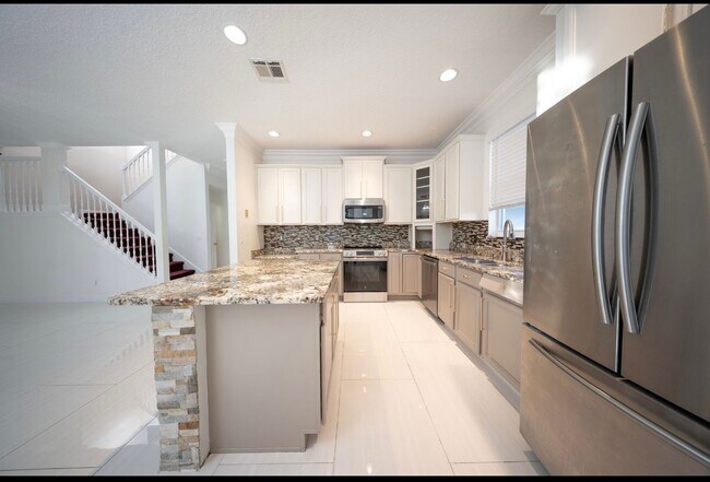 Building Photo - 5456 Los Palma Vista Dr