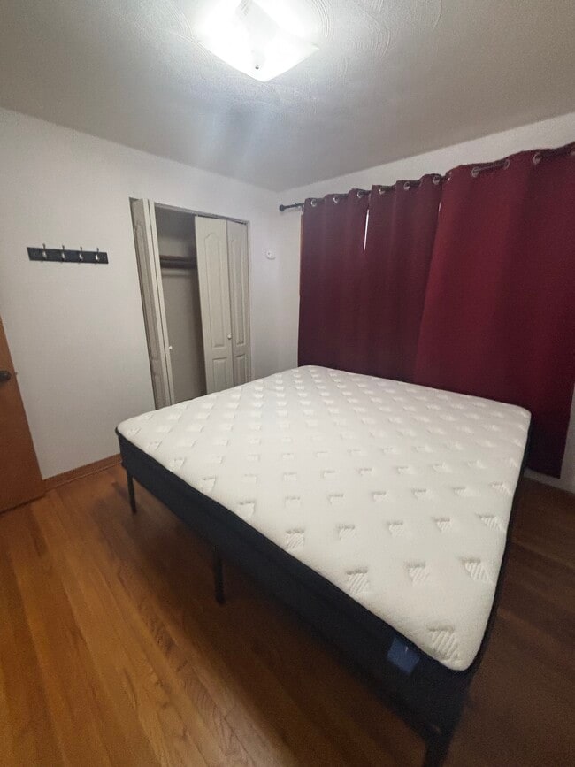 Building Photo - 1473 Linn St