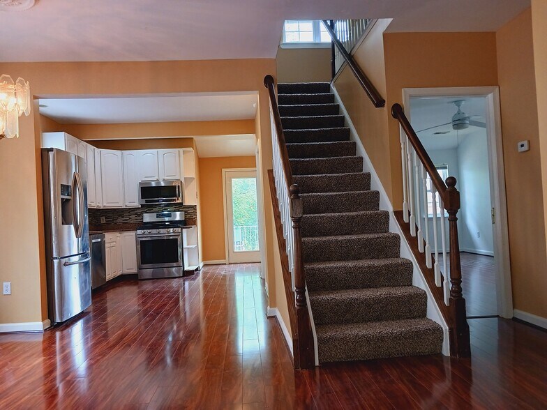 Building Photo - 2603 Hamlin St NE