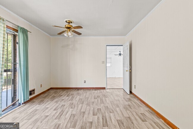 Building Photo - 4010 Emerald Lake Dr