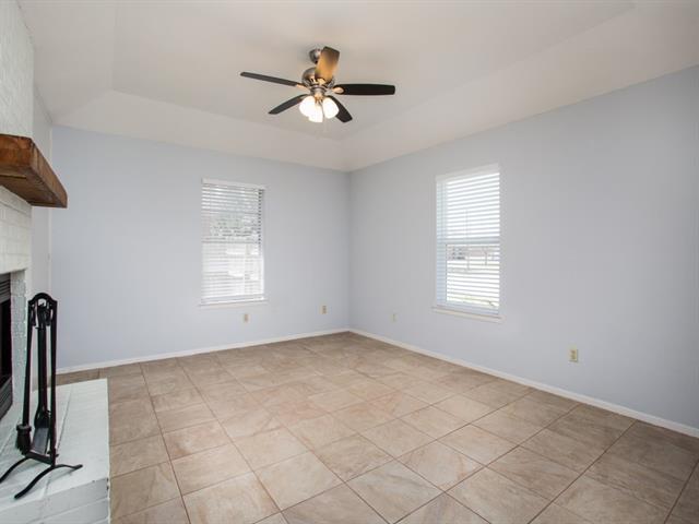 Building Photo - 980 Meadow Cir S