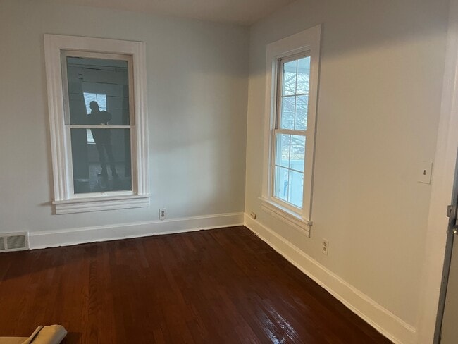 Building Photo - 1309 W 2nd St