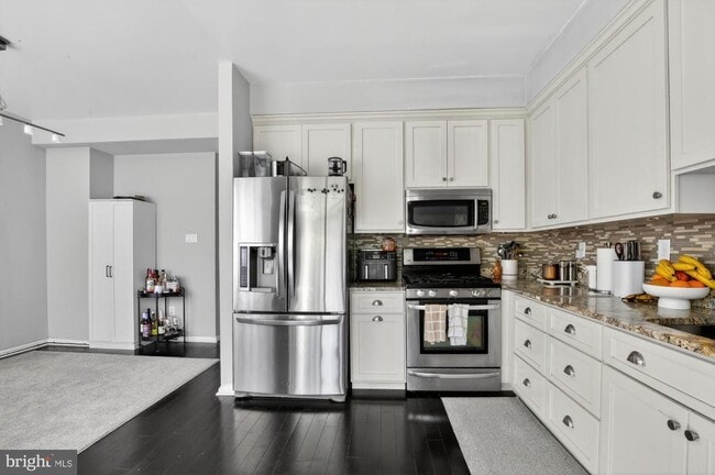 Building Photo - 313 Sage Ln