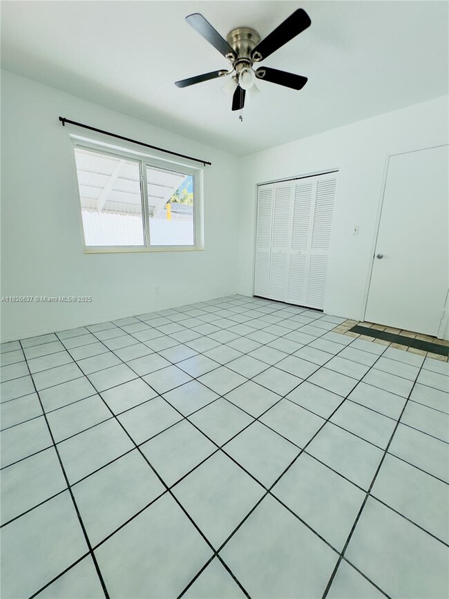 Building Photo - 1747 NE 169th St