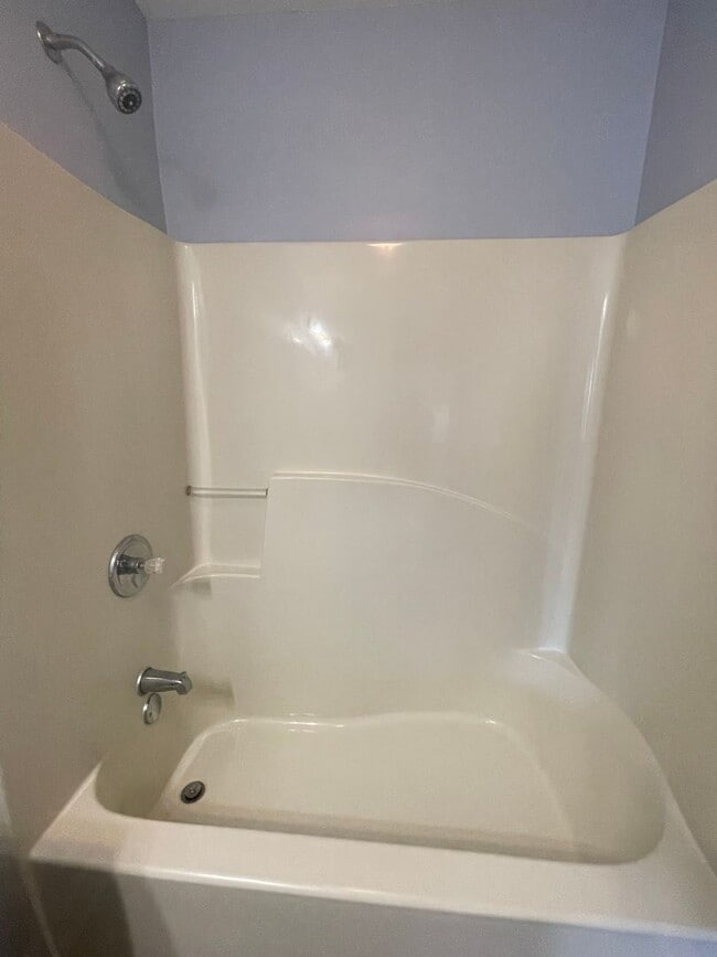 Building Photo - Eagle Landing Subdivision - Hardwood Flooring!  1/2 Off 1st Month Rent w/12 Month Lease.