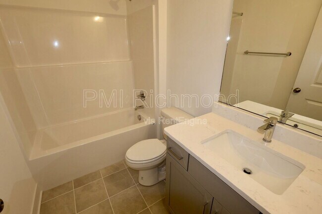 Building Photo - 15325 Sunray Wy