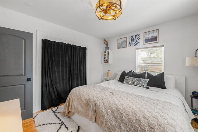 Building Photo - 2116 W St Louis St