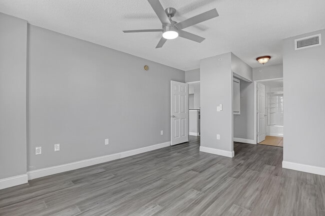 Building Photo - 651 Okeechobee Blvd