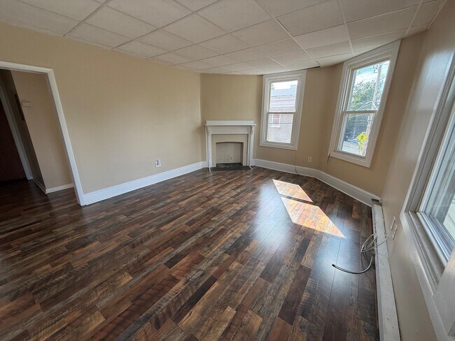 Building Photo - 247 Hudson St