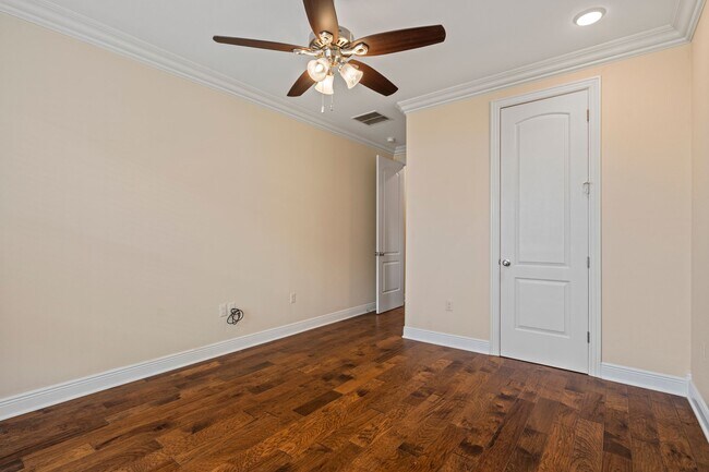 Building Photo - 17 Jeffrey Way