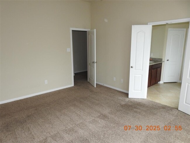 Building Photo - 3667 Raintree Village Dr