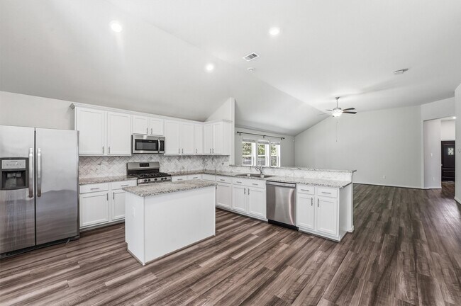 Building Photo - 28106 Aspen Horizon Dr