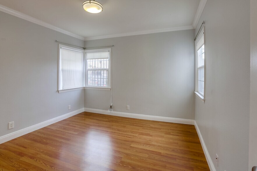 Building Photo - 1416 S Spaulding Ave