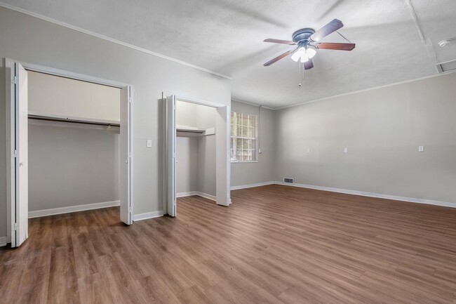 Building Photo - 2507 Waldemar Ln