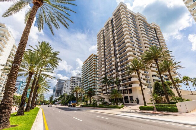 Building Photo - 5757 Collins Ave