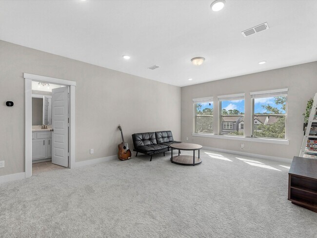 Building Photo - 16011 Mason Run Dr