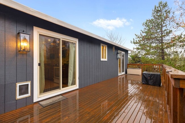 Building Photo - 14430 SE 194th St