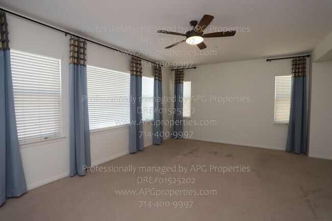 Building Photo - 509 S Trident St