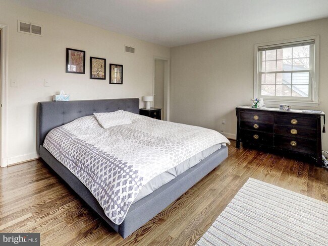 Building Photo - 2242 46th St NW