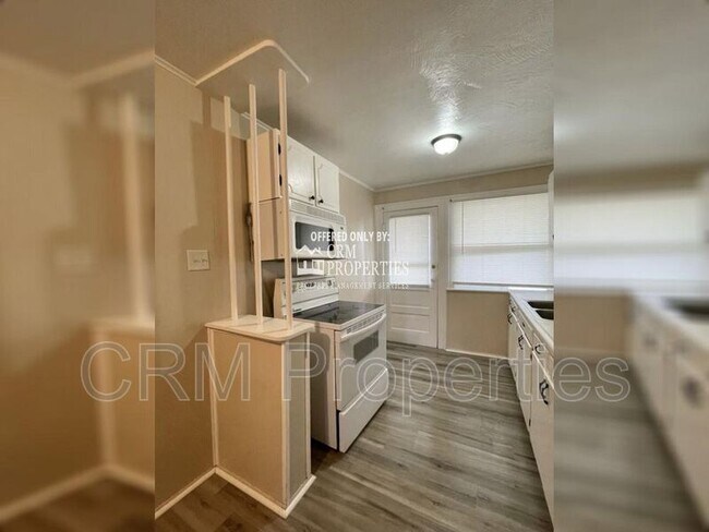 Building Photo - 1838 S Armstrong St