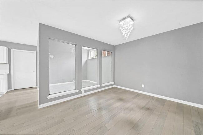 Building Photo - 803 Chateau Pl