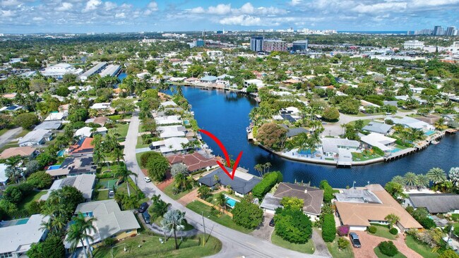 Building Photo - 1981 Coral Gardens Dr