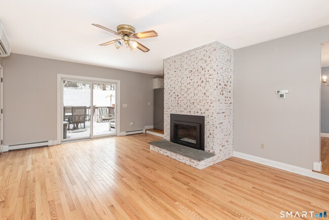 Building Photo - 10 Apple Tree Rd