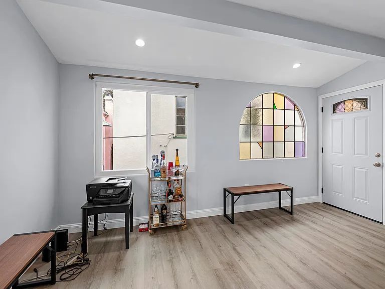 Building Photo - 1005 Hi Point St