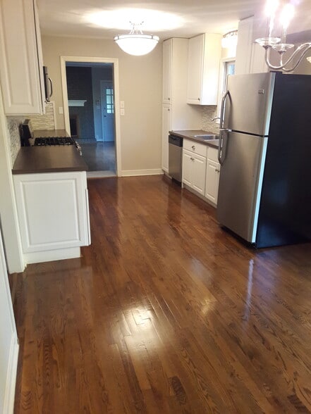 Building Photo - 9805 La View Cir