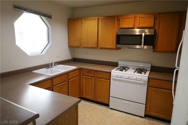 Building Photo - 5002 S Rainbow Blvd