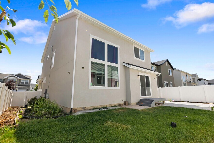 Building Photo - 12356 Eovaldi Ave