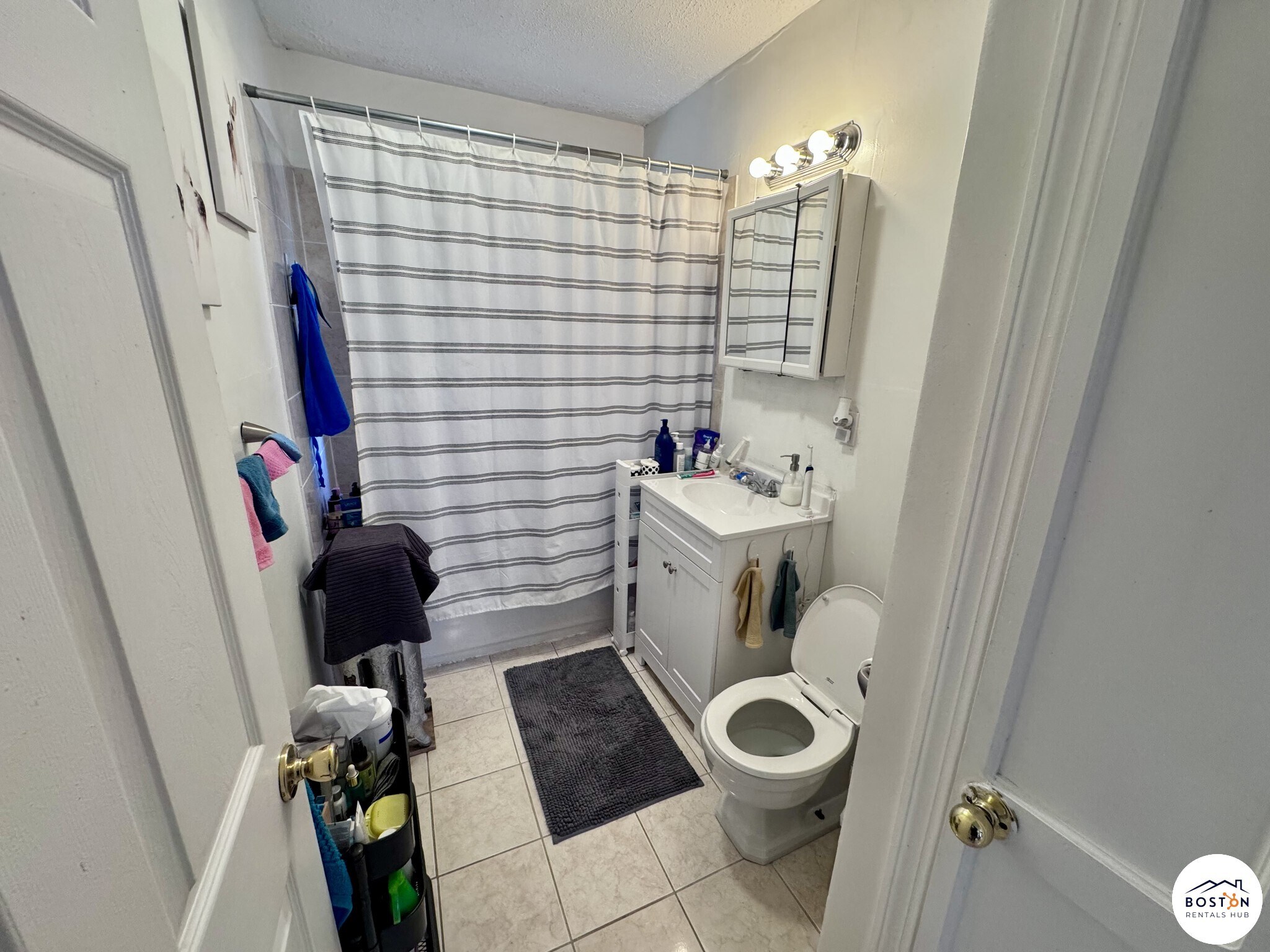 Building Photo - 874 Beacon St