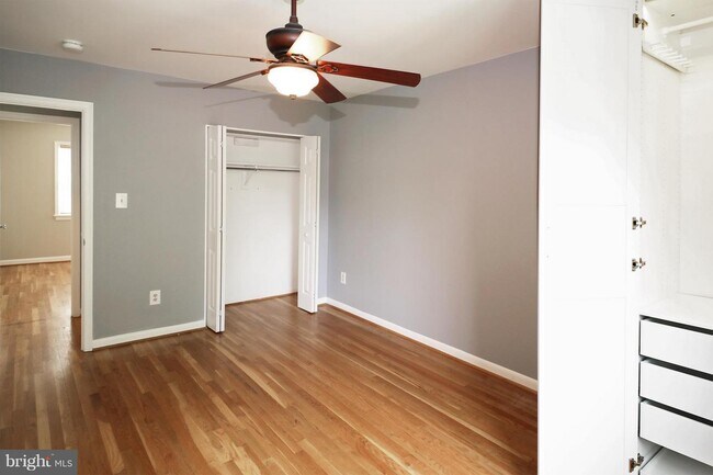 Building Photo - 1810 Golf View Ct