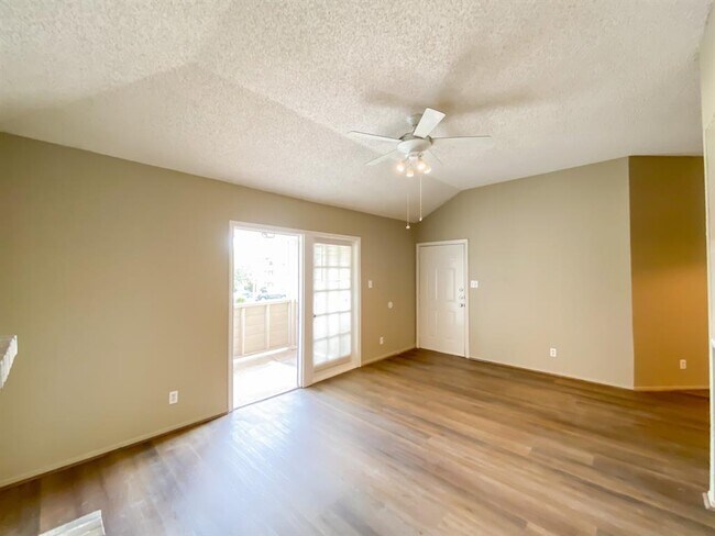 Building Photo - 1308 Brenda Ln
