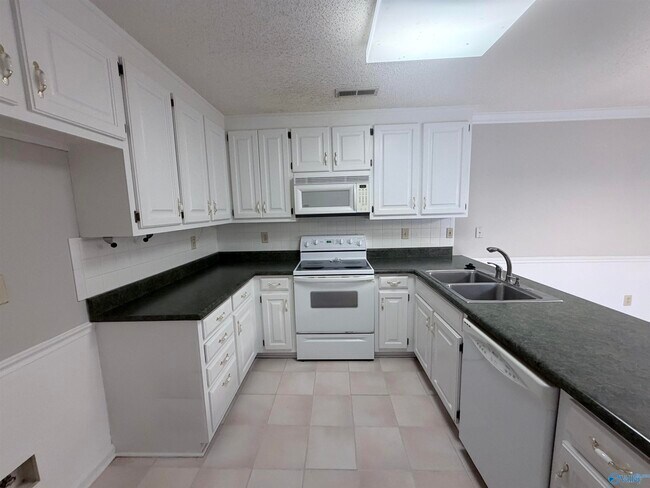 Building Photo - 248 W Lake Cir