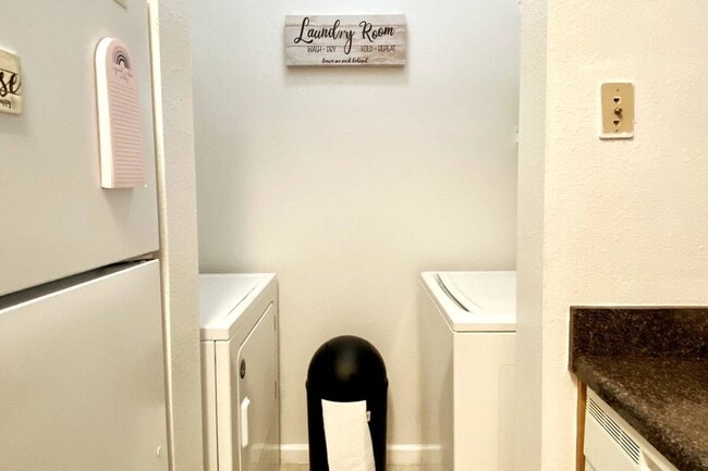 Building Photo - Amazing Furnished or Unfurnished 2-Bedroom...