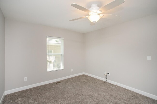 Building Photo - 1014 Douglas Ave