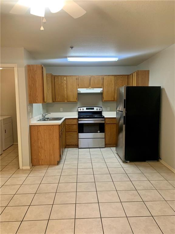 Building Photo - 944 N Storer Ave