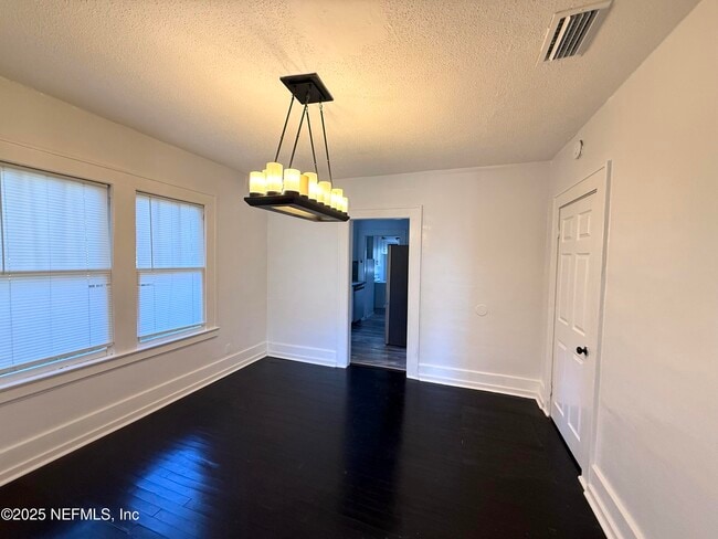 Building Photo - 4541 Woolman Ave