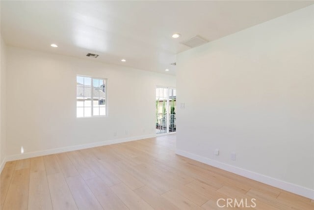 Building Photo - 320 E Dryden St