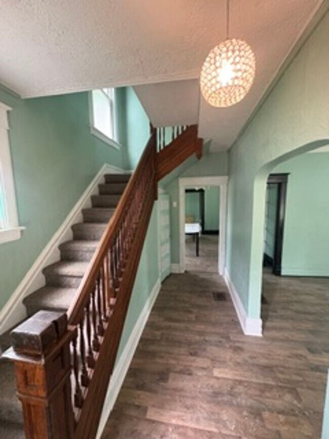 Building Photo - 4 bedroom single family home in Peoria for Rent