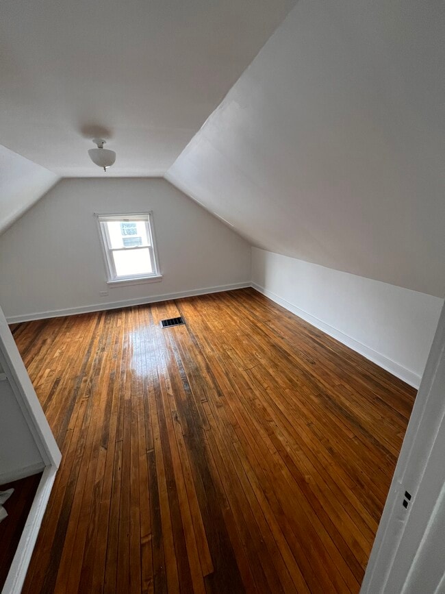 Building Photo - 123 Gould Ave