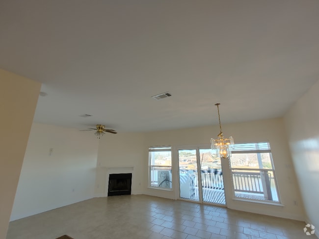 Building Photo - 118 Lakeview Dr