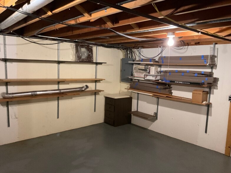 Storage - 419 Peachtree Cir