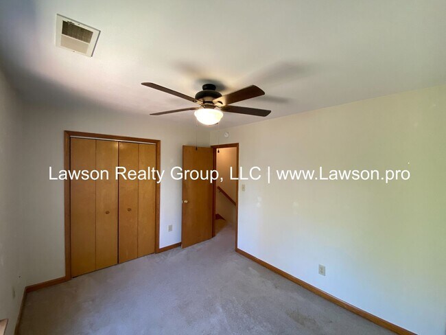 Building Photo - Woodland 5506-5508