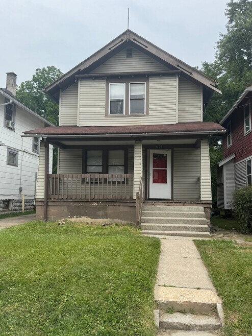 Building Photo - 2127 Elliott Ave