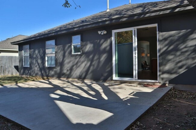 Building Photo - 717 Blair Ave