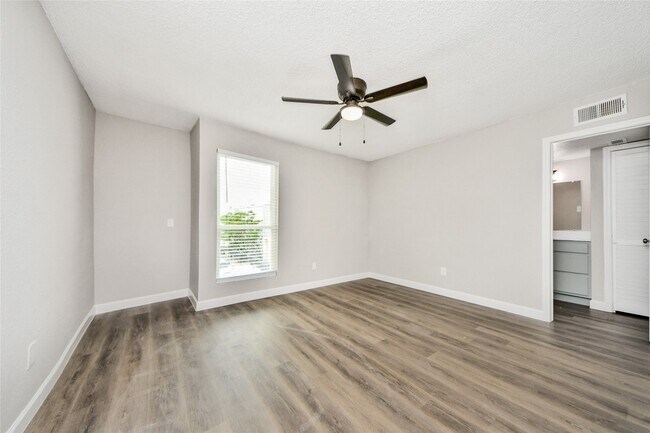 Building Photo - 781 Country Pl Dr
