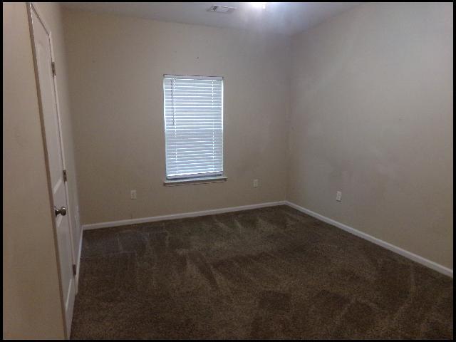 Building Photo - 802 Wright Ave